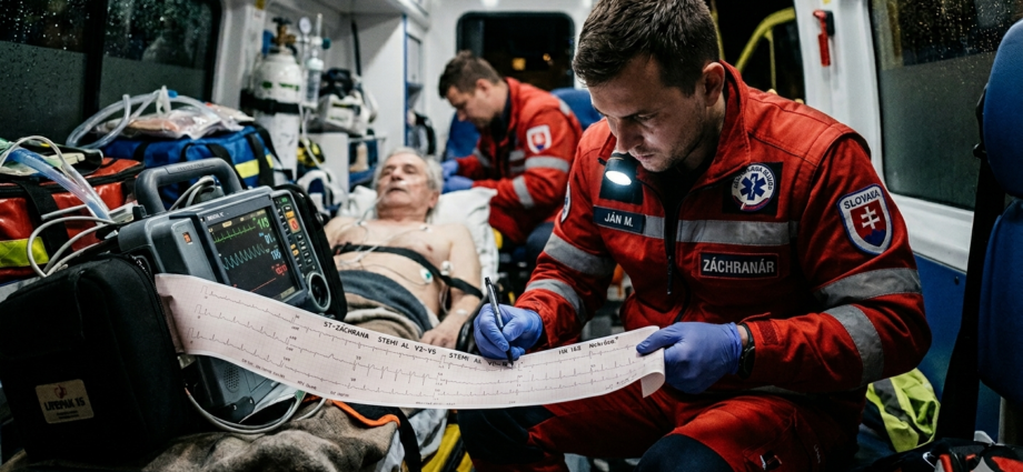 Biologická podstata EKG a korelácia akčného potenciálu kardiomyocytu s EKG krivkou